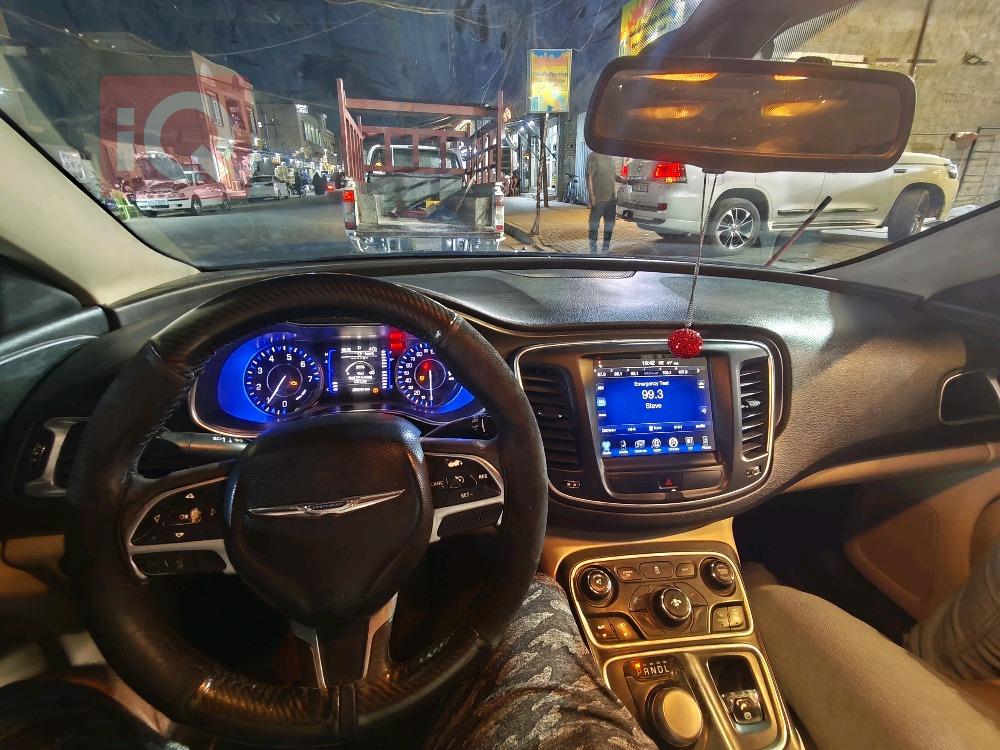 کرایسلەر 200